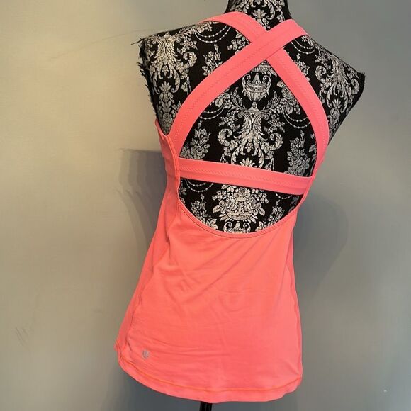 Lululemon size 8 top - Picture 2 of 2